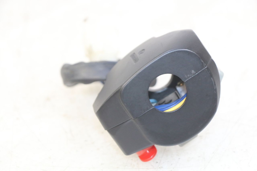 photo de INTERRUPTOR DE LUCES IZQUIERDO EFUN E2GO 1 (2017 - 2021) - Otra perspectiva