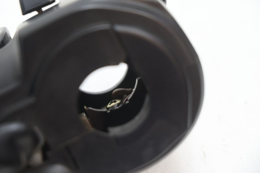 photo de CONMUTADOR IZQUIERDA KAWASAKI ER-6 ER6 N 650 (2005 - 2009) - Detalles de los puntos de fijación