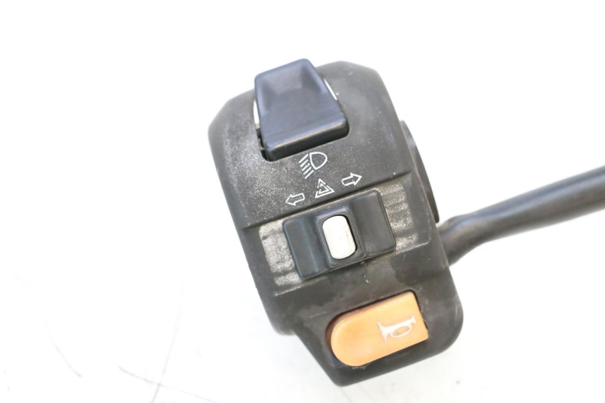 photo de INTERRUPTOR DE LUCES IZQUIERDO JM MOTORS EVOLIS 4T 50 (2018 - 2022) - Detalle de la pieza