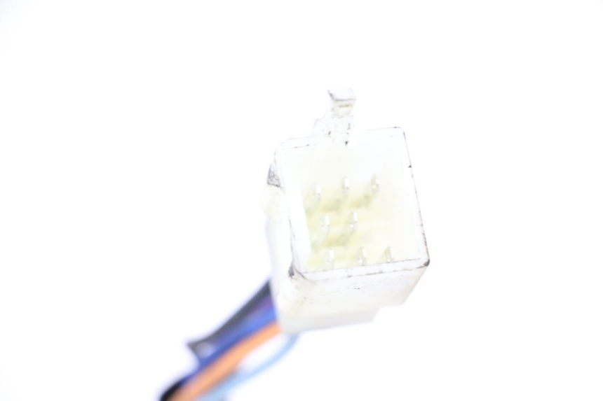 photo de INTERRUPTOR DE LUCES IZQUIERDO JM MOTORS EVOLIS 4T 50 (2018 - 2022) - Primer plano técnico