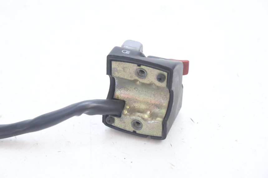 photo de CONMUTADOR IZQUIERDA MBK EVOLIS 80 (1993 - 1999) - Primer plano técnico