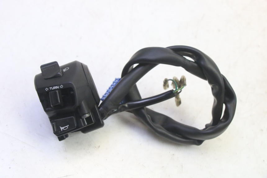 photo de INTERRUPTOR DE LUCES IZQUIERDO. HONDA FES S-WING SWING ABS 125 (2007 - 2015) - Vista principal
