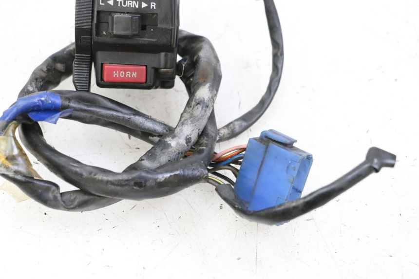 photo de CONMUTADOR IZQUIERDA YAMAHA FJ 36Y 1100 (1984 - 1985) - Primer plano de alta resolución