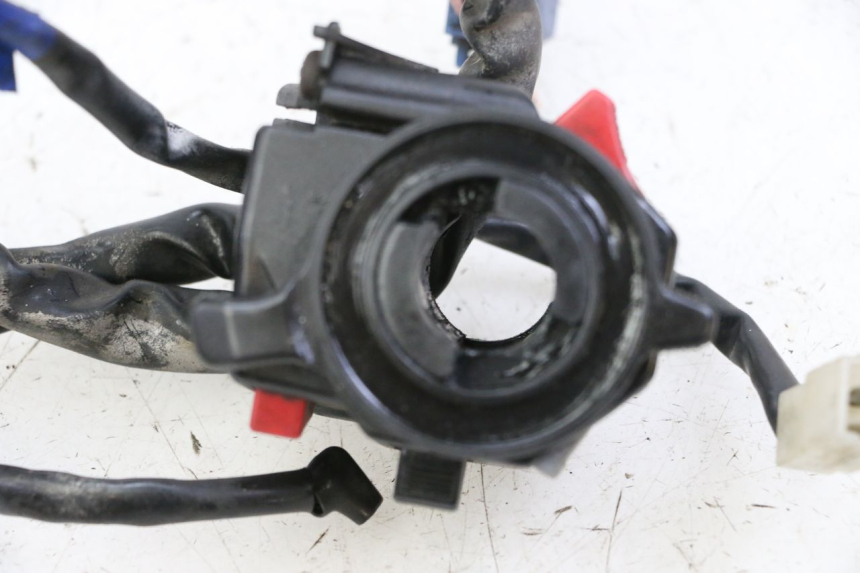 photo de CONMUTADOR IZQUIERDA YAMAHA FJ 36Y 1100 (1984 - 1985) - Detalles de los puntos de fijación