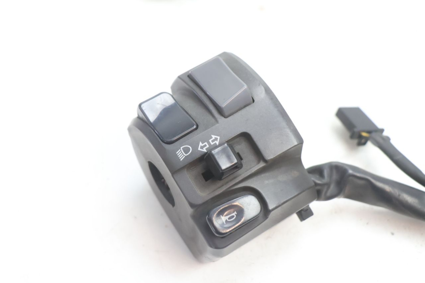 photo de CONMUTADOR IZQUIERDA YAMAHA FJR 1300 (2001 - 2005) - Detalle de la pieza