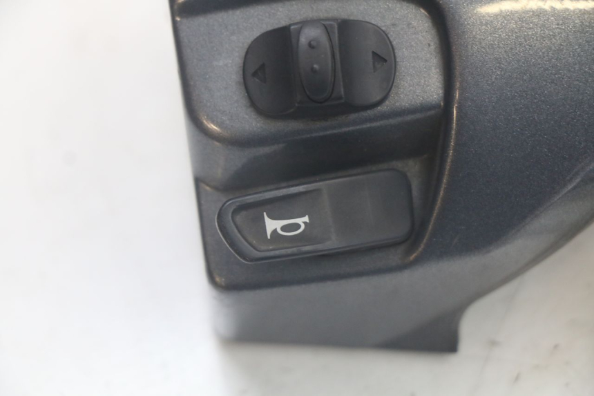 photo de CONMUTADOR IZQUIERDA MBK FLAME X 125 (2007 - 2016) - Otra perspectiva