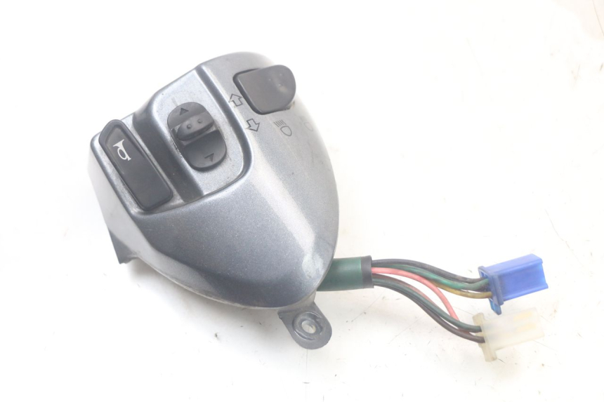 photo de CONMUTADOR IZQUIERDA MBK FLAME X 125 (2007 - 2016) - Primer plano técnico