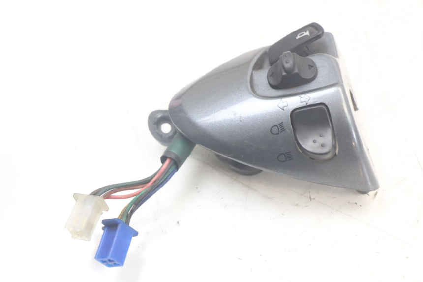 photo de CONMUTADOR IZQUIERDA MBK FLAME X 125 (2007 - 2016) - Vista general del producto