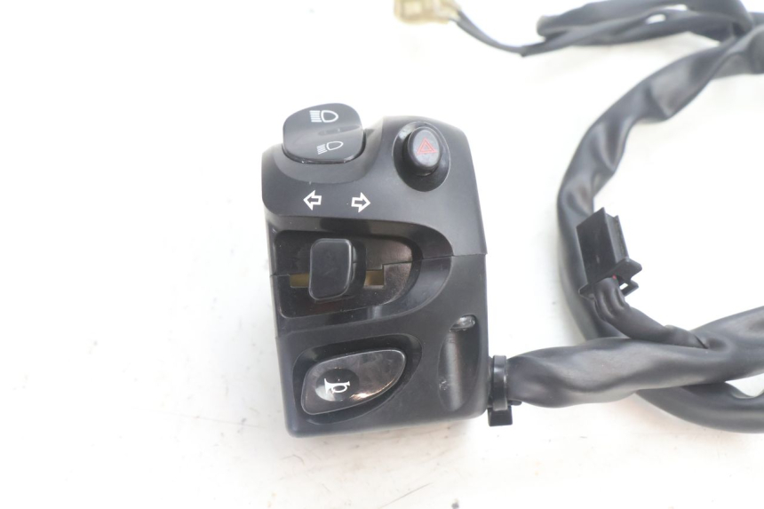 photo de CONMUTADOR IZQUIERDA YAMAHA FZ8 800 (2010 - 2016) - Detalle de la pieza