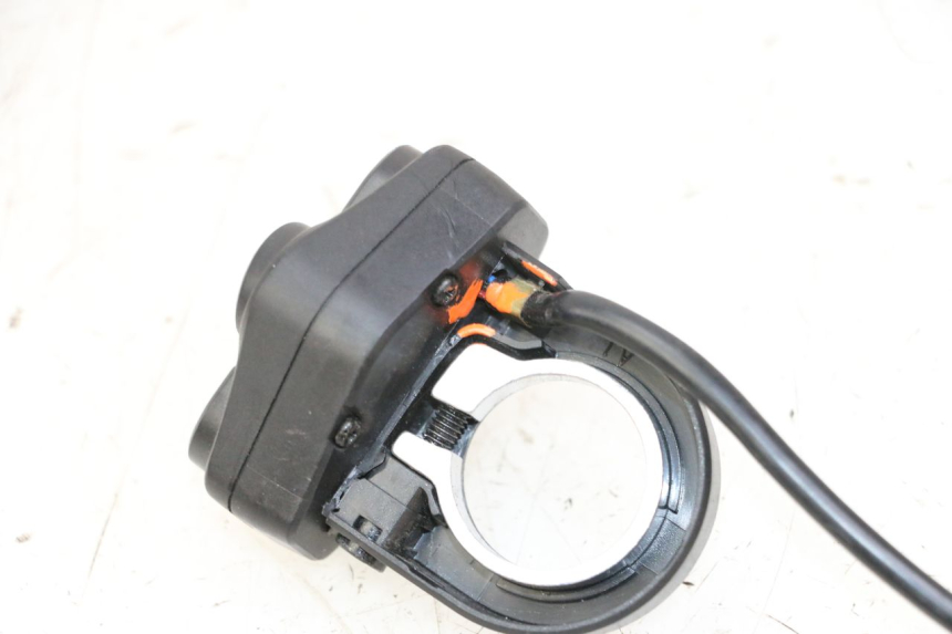 photo de COMANDO IZQUIERDO KUKIRIN G2 MASTER 1 - Zoom estado de uso