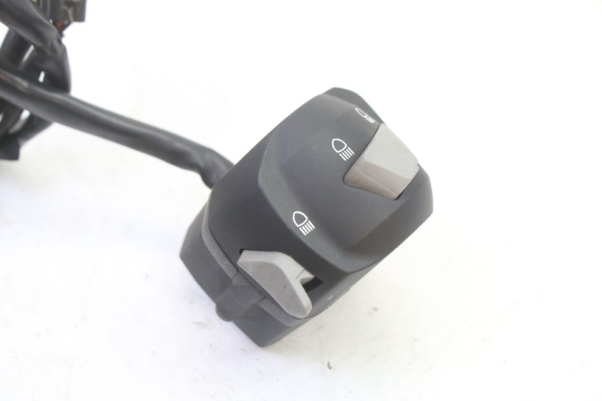 photo de CONMUTADOR IZQUIERDA BMW G310 R 310 (2016 - 2020) - Otra perspectiva