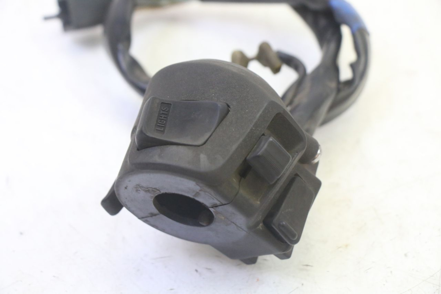 photo de CONMUTADOR IZQUIERDA KYMCO GRAND DINK 125 (2002 - 2007) - Zoom estado de uso