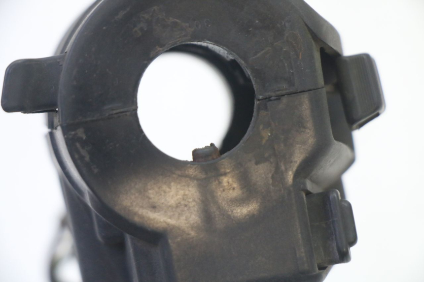 photo de CONMUTADOR IZQUIERDA KYMCO GRAND DINK 125 (2002 - 2007) - Primer plano técnico