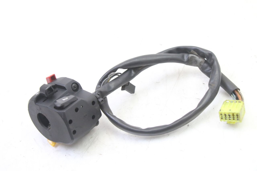 photo de CONMUTADOR IZQUIERDA SUZUKI GSR 750 (2011 - 2017) - Primer plano técnico