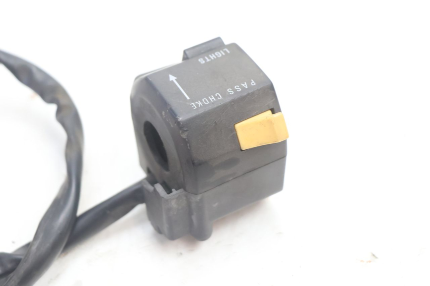 photo de CONMUTADOR IZQUIERDA SUZUKI GSX F GSXF 750 (1988 - 1998) - Primer plano técnico