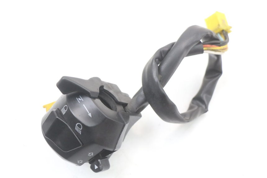 photo de CONMUTADOR IZQUIERDA HYOSUNG GTR 125 (2006 - 2008) - Zoom estado de uso