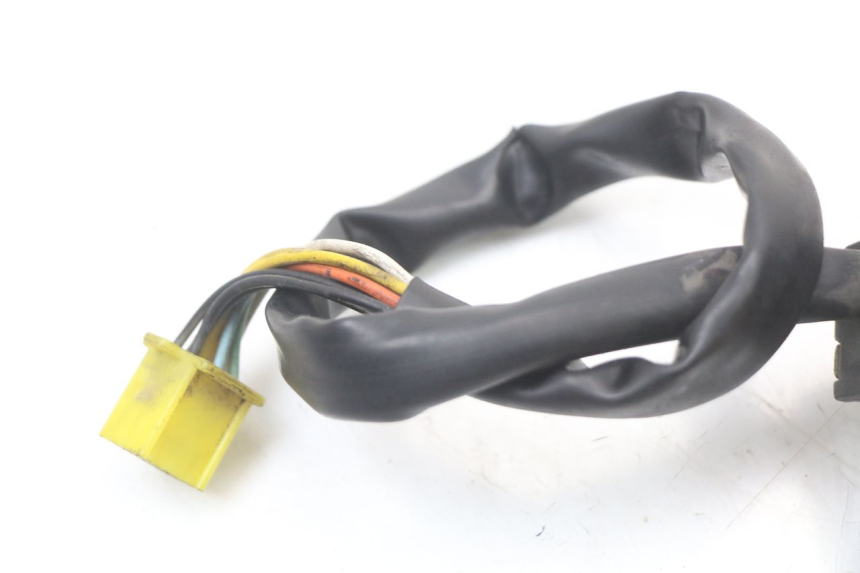 photo de CONMUTADOR IZQUIERDA HYOSUNG GTR 125 (2006 - 2008) - Detalles de los puntos de fijación