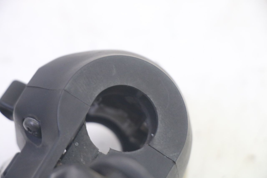 photo de CONMUTADOR IZQUIERDA SYM GTS EVO 125 (2009 - 2013) - Estado de la superficie y material