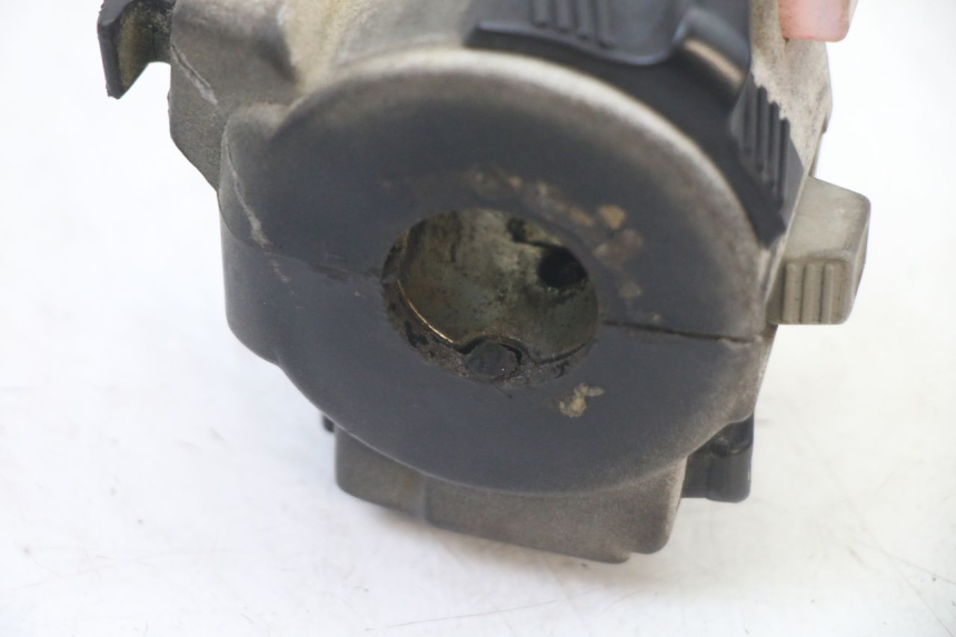 photo de CONMUTADOR IZQUIERDA HONDA MTX TC02 125 (1987 - 1989) - Detalles de los puntos de fijación