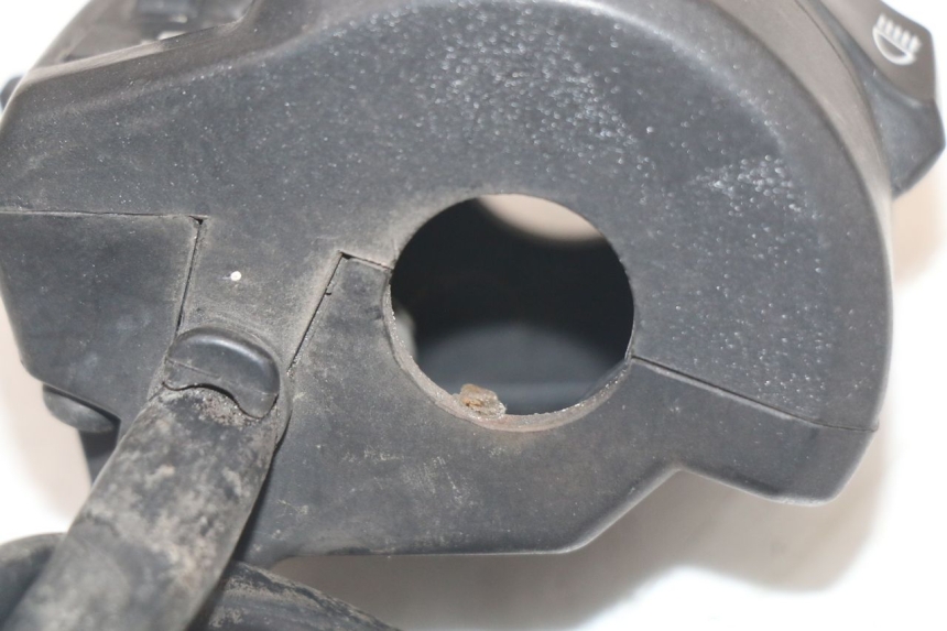 photo de CONMUTADOR IZQUIERDA HONDA PCX (JF28) 125 (2009 - 2011) - Detalles de los puntos de fijación