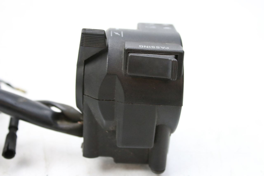 photo de CONMUTADOR IZQUIERDA SYM HUSKY 125 (1999 - 2005) - Estado de la superficie y material