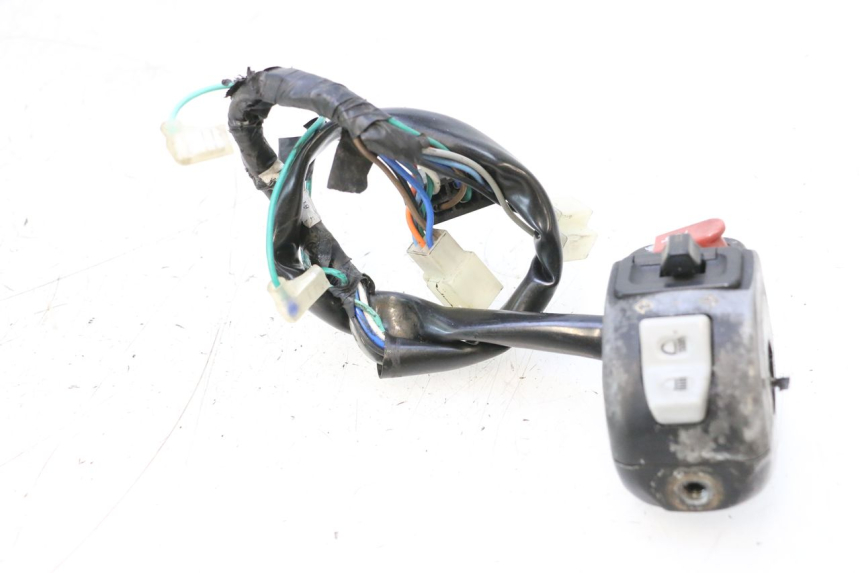 photo de INTERRUPTOR DE LUCES IZQUIERDO SYM JET 14 4T 50 (2018 - 2022) - Estado de la superficie y material