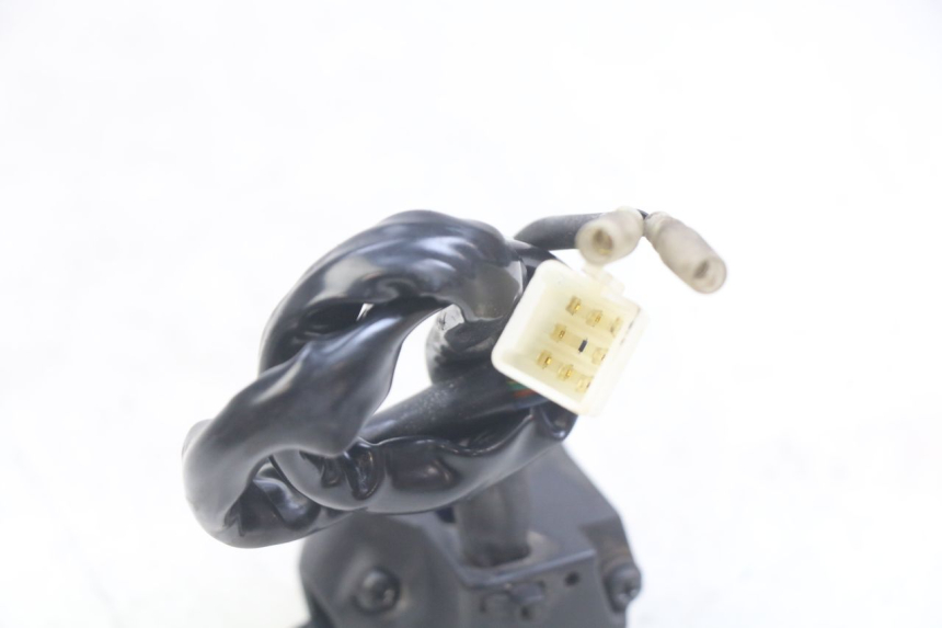 photo de INTERRUPTOR DE LUCES IZQUIERDO SYM JET SPORT XR 50 (2006 - 2015) - Zoom estado de uso