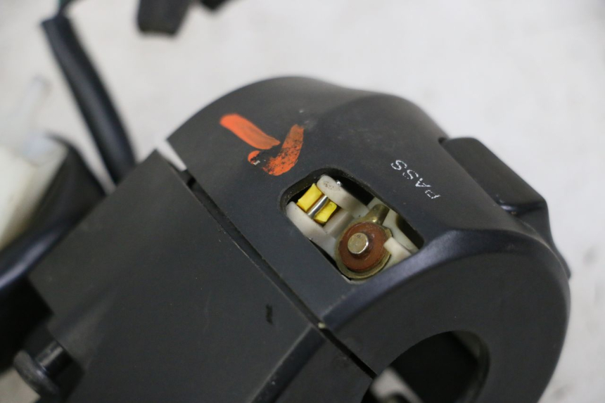 photo de CONMUTADOR IZQUIERDA SYM JOYMAX 125 (2010 - 2017) - Zoom estado de uso