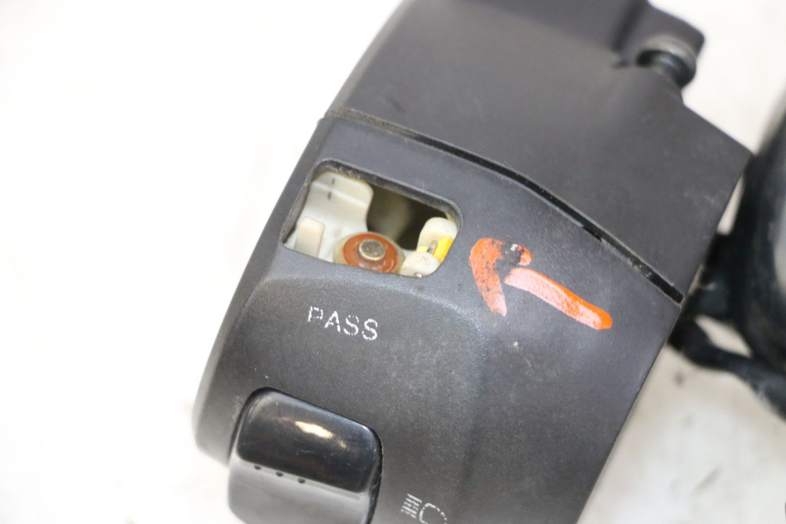 photo de CONMUTADOR IZQUIERDA SYM JOYMAX 125 (2010 - 2017) - Estado de la superficie y material