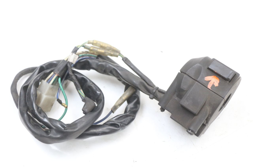 photo de Interruptor de luces izquierdo SYM JOYRIDE EVO 125 (2009 - 2016) - Primer plano técnico