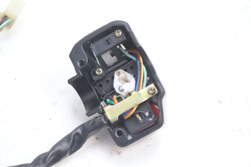 photo de CONMUTADOR IZQUIERDA RIDE JUMP 2T 50 (2012 - 2017) - Primer plano técnico