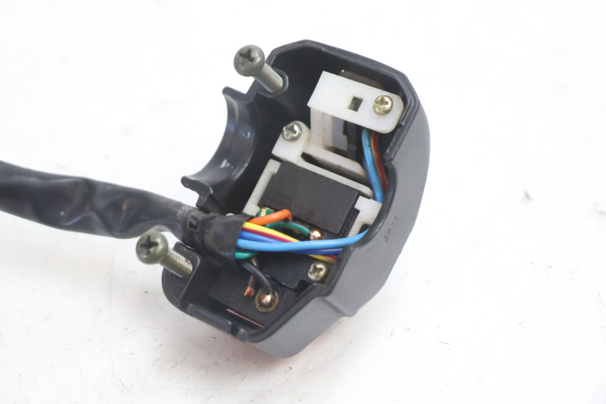 photo de CONMUTADOR IZQUIERDA RIDE KALLIO 50 (2010 - 2019) - Primer plano técnico