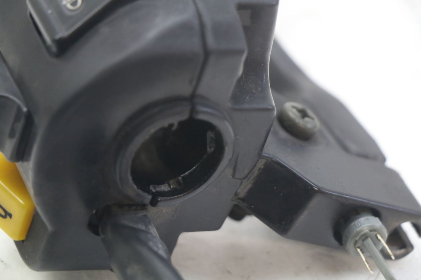 photo de INTERRUPTOR DE LUCES IZQUIERDO PEUGEOT KISBEE 2T 50 (2010 - 2017) - Otra perspectiva