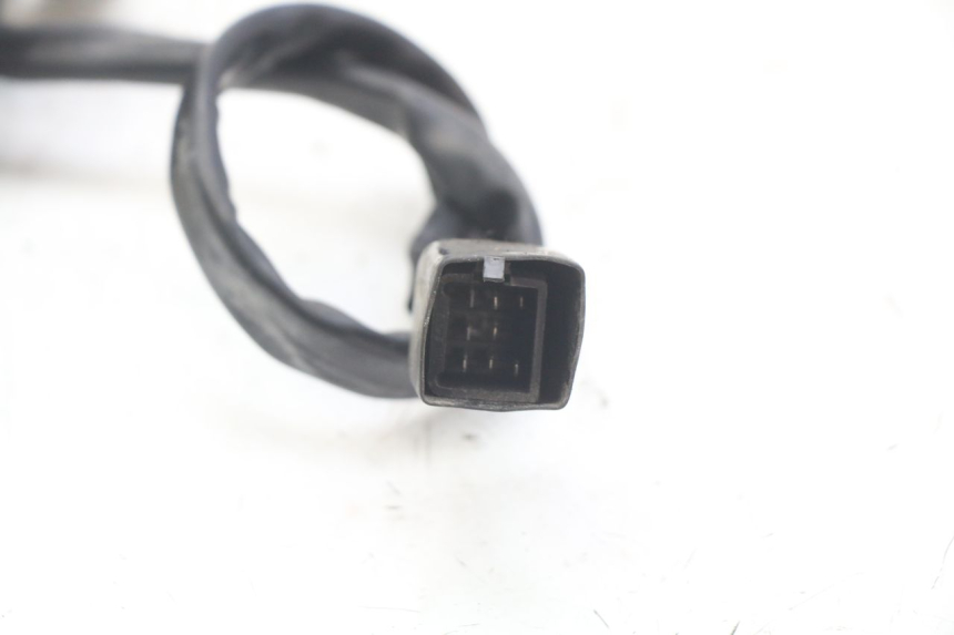 photo de INTERRUPTOR DE LUCES IZQUIERDO PEUGEOT KISBEE 2T 50 (2010 - 2017) - Primer plano técnico