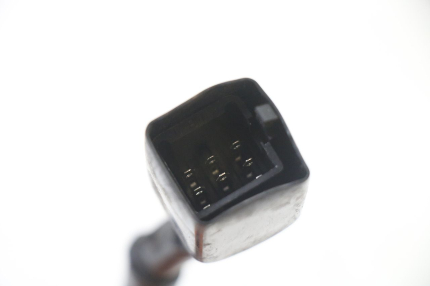 photo de CONMUTADOR IZQUIERDA PEUGEOT KISBEE 2T 50 (2018 - 2022) - Detalles de los puntos de fijación