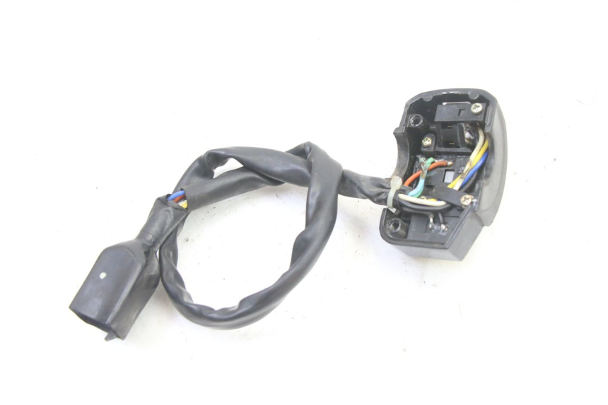 photo de INTERRUPTOR DE LUCES IZQUIERDO PEUGEOT KISBEE 2T 50 (2010 - 2017) - Primer plano técnico