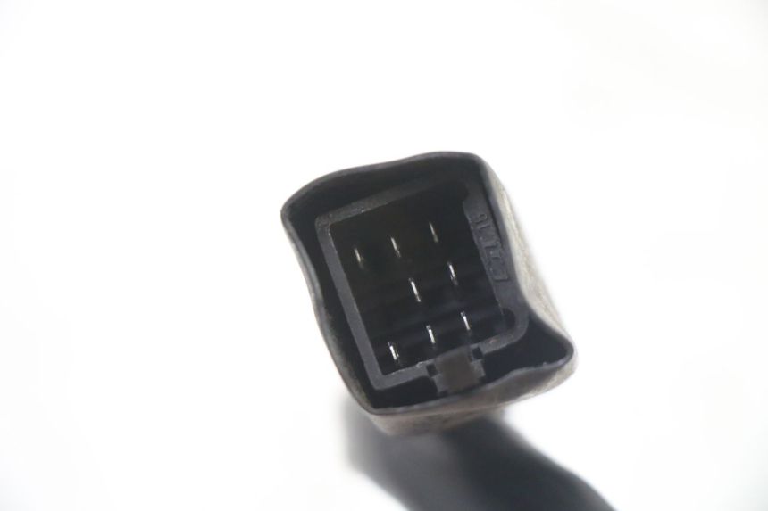 photo de INTERRUPTOR DE LUCES IZQUIERDO PEUGEOT KISBEE 2T 50 (2010 - 2017) - Detalles de los puntos de fijación