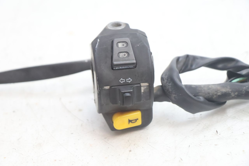 photo de INTERRUPTOR DE LUCES IZQUIERDO PEUGEOT KISBEE 2T 50 (2010 - 2017) - Detalle de la pieza