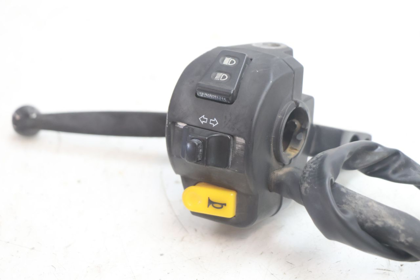 photo de INTERRUPTOR DE LUCES IZQUIERDO PEUGEOT KISBEE 2T 50 (2010 - 2017) - Zoom estado de uso