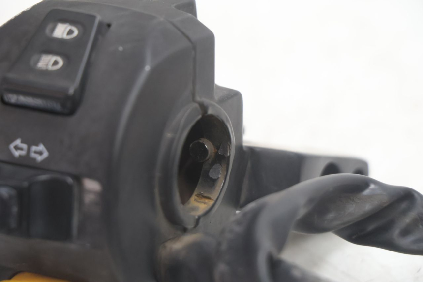 photo de INTERRUPTOR DE LUCES IZQUIERDO PEUGEOT KISBEE 2T 50 (2010 - 2017) - Otra perspectiva