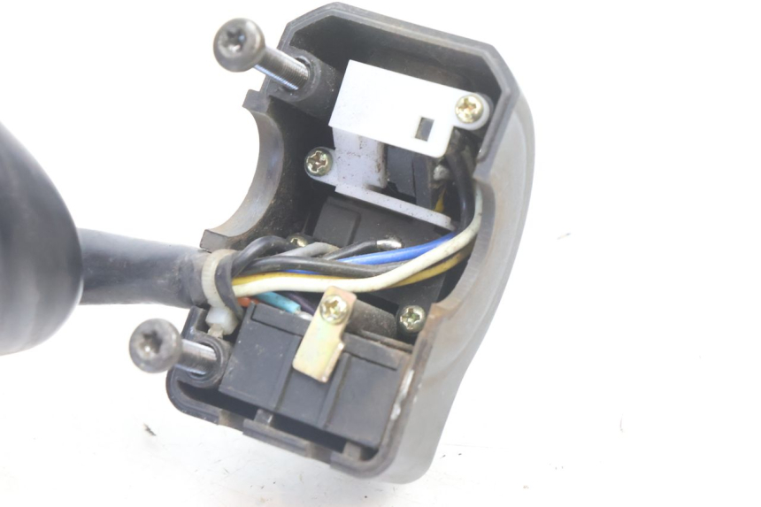 photo de INTERRUPTOR DE LUCES IZQUIERDO PEUGEOT KISBEE 2T 50 (2010 - 2017) - Vista general del producto
