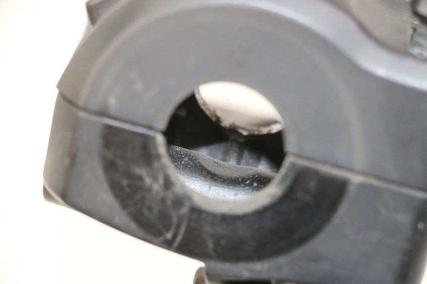 photo de INTERRUPTOR DE LUCES IZQUIERDO PEUGEOT KISBEE 4T 50 (2010 - 2017) - Zoom estado de uso