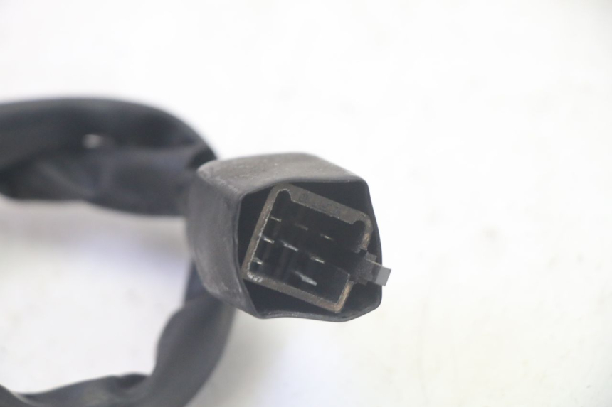 photo de INTERRUPTOR DE LUCES IZQUIERDO PEUGEOT KISBEE 4T 50 (2010 - 2017) - Detalles de los puntos de fijación