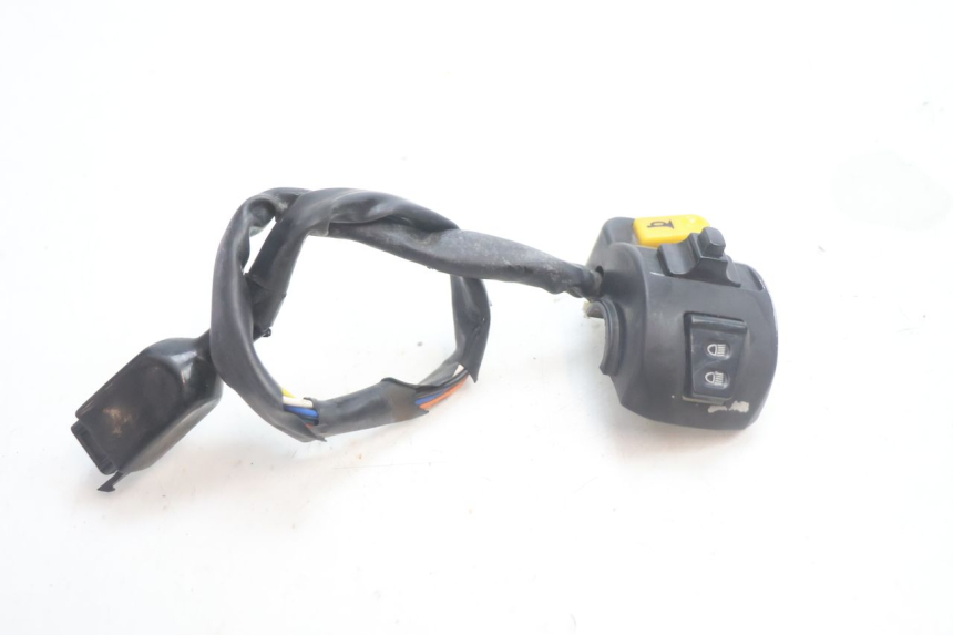 photo de INTERRUPTOR DE LUCES IZQUIERDO PEUGEOT KISBEE 4T 50 (2010 - 2017) - Zoom estado de uso