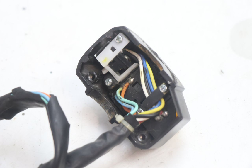 photo de INTERRUPTOR DE LUCES IZQUIERDO PEUGEOT KISBEE 4T 50 (2010 - 2017) - Vista general del producto