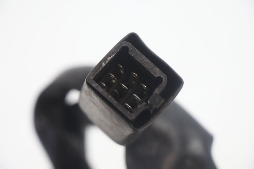 photo de INTERRUPTOR DE LUCES IZQUIERDO PEUGEOT KISBEE 4T 50 (2010 - 2017) - Estado de la superficie y material