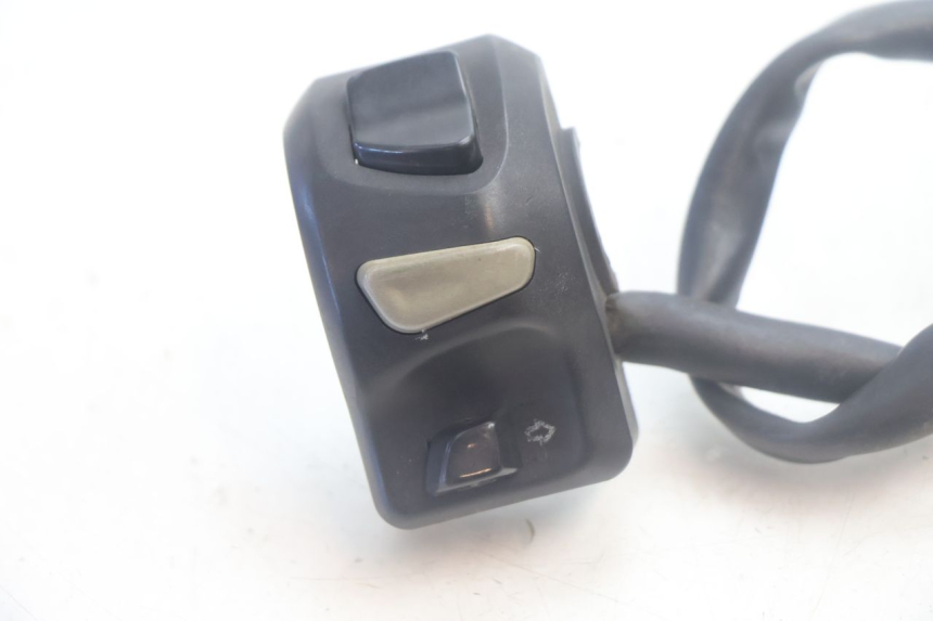 photo de INTERRUPTOR DE LUCES IZQUIERDO PEUGEOT KISBEE 4T 50 (2018 - 2022) - Detalle de la pieza