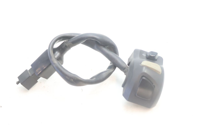 photo de INTERRUPTOR DE LUCES IZQUIERDO PEUGEOT KISBEE 4T 50 (2018 - 2022) - Zoom estado de uso
