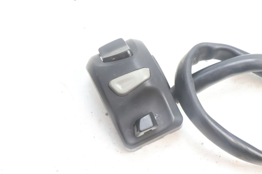 photo de INTERRUPTOR DE LUCES IZQUIERDO PEUGEOT KISBEE 4T 50 (2010 - 2017) - Detalle de la pieza