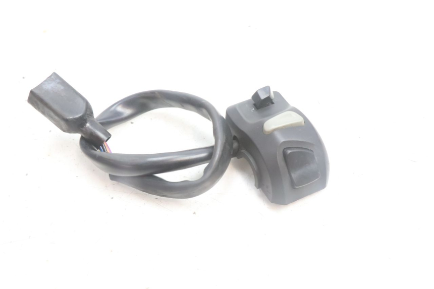 photo de INTERRUPTOR DE LUCES IZQUIERDO PEUGEOT KISBEE 4T 50 (2010 - 2017) - Zoom estado de uso